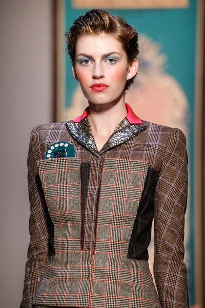 Look 25